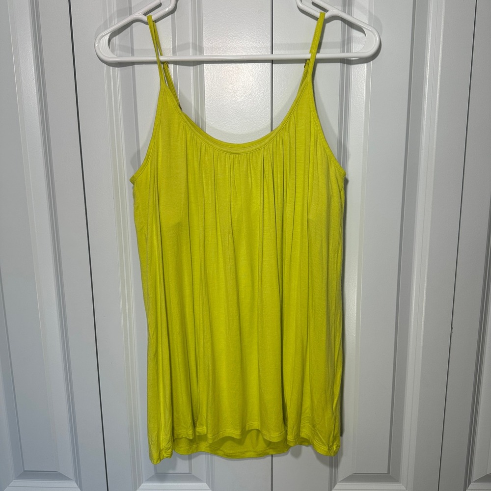 Victoria's Secret Fashions Best Kept Secret Bra Top M Chartreuse Shelf Bra Cami